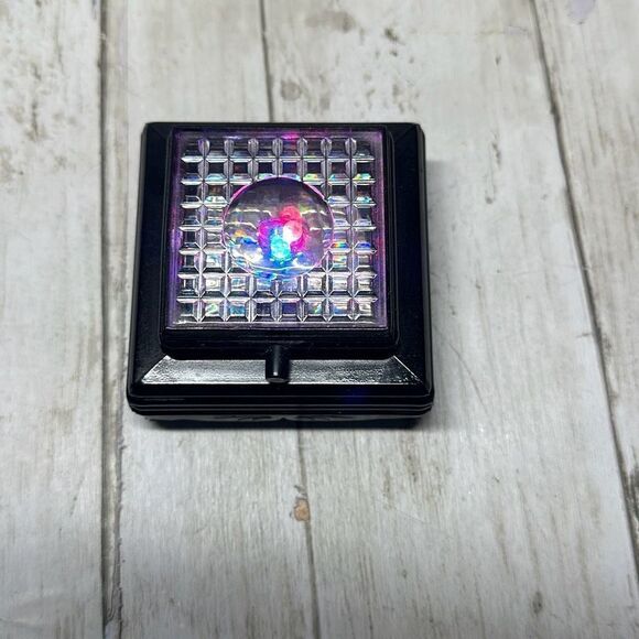 Vintage Laser Cut Lighted Paperweight Art Glass Golfer Clear Glass Lighted Base - Picture 7 of 8